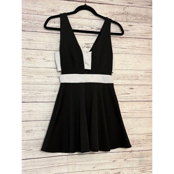 Focus Black/White Mini Dress w Padded Cutouts Small - Picture 2 of 5